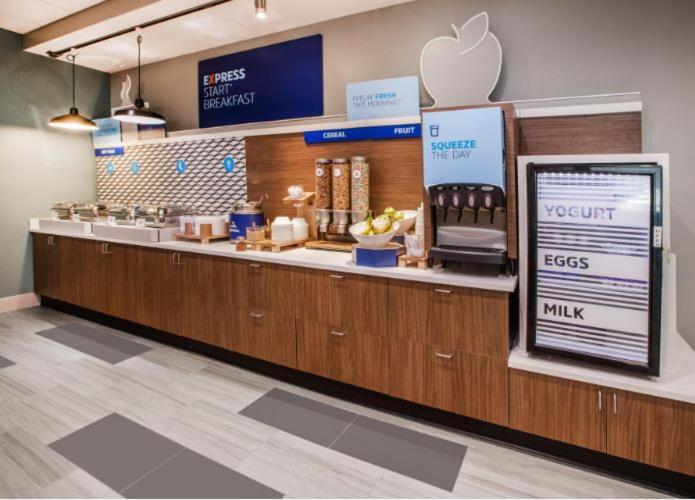 Holiday Inn Express & Suites - Hawaiian Gardens By Ihg Eksteriør billede