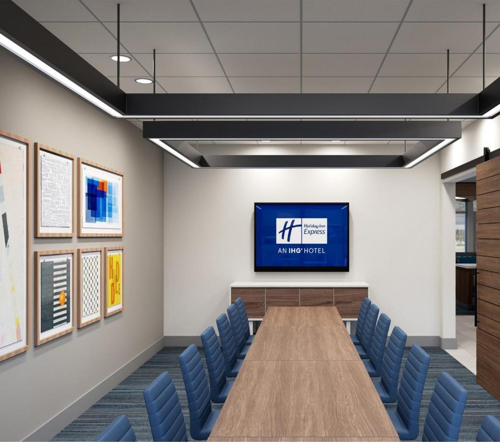 Holiday Inn Express & Suites - Hawaiian Gardens By Ihg Eksteriør billede