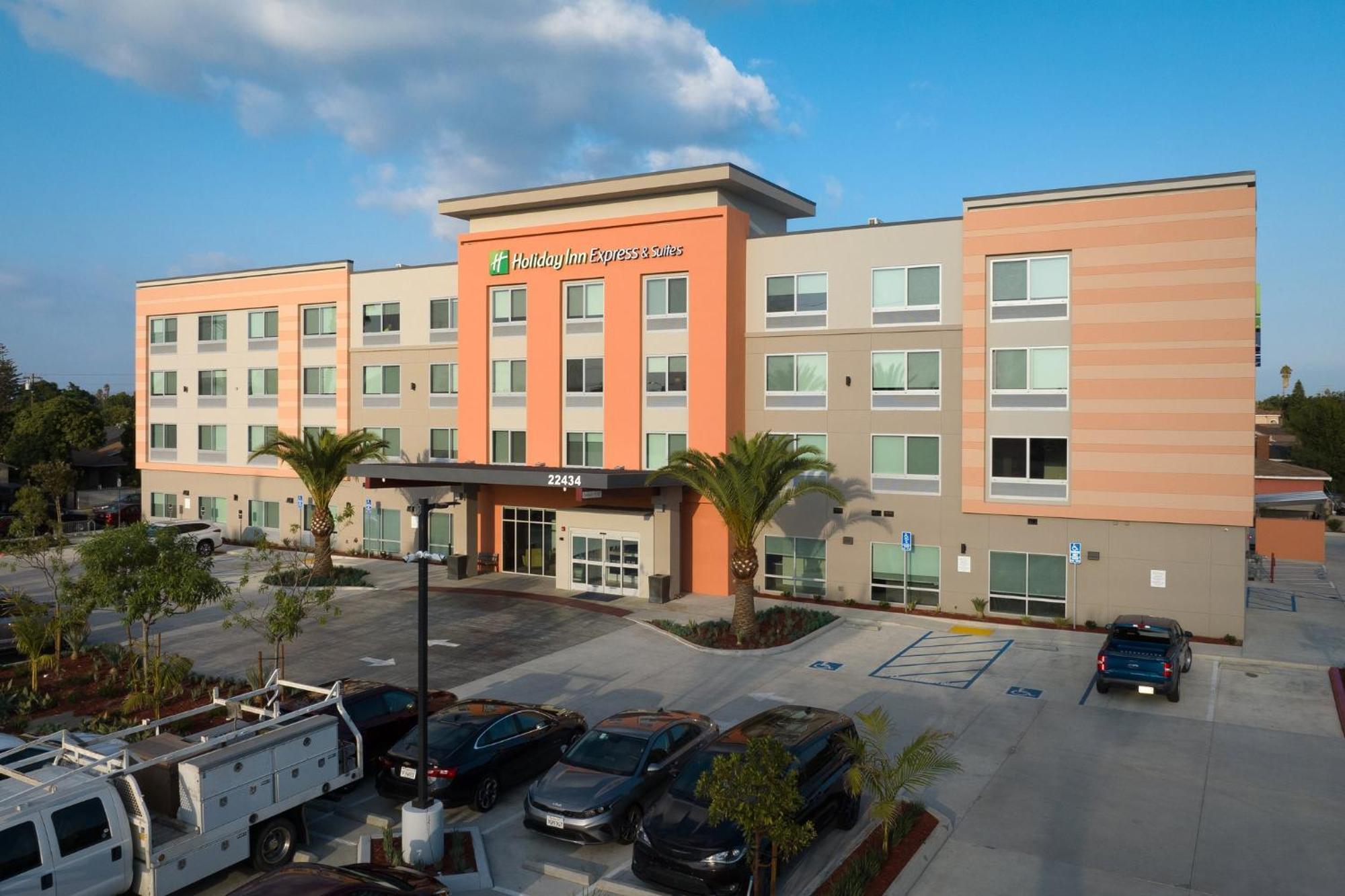 Holiday Inn Express & Suites - Hawaiian Gardens By Ihg Eksteriør billede