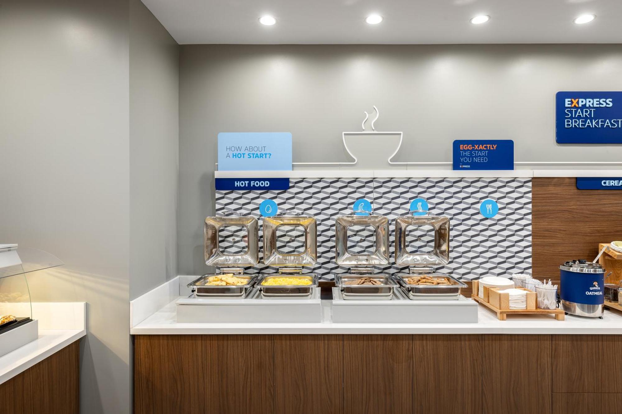 Holiday Inn Express & Suites - Hawaiian Gardens By Ihg Eksteriør billede